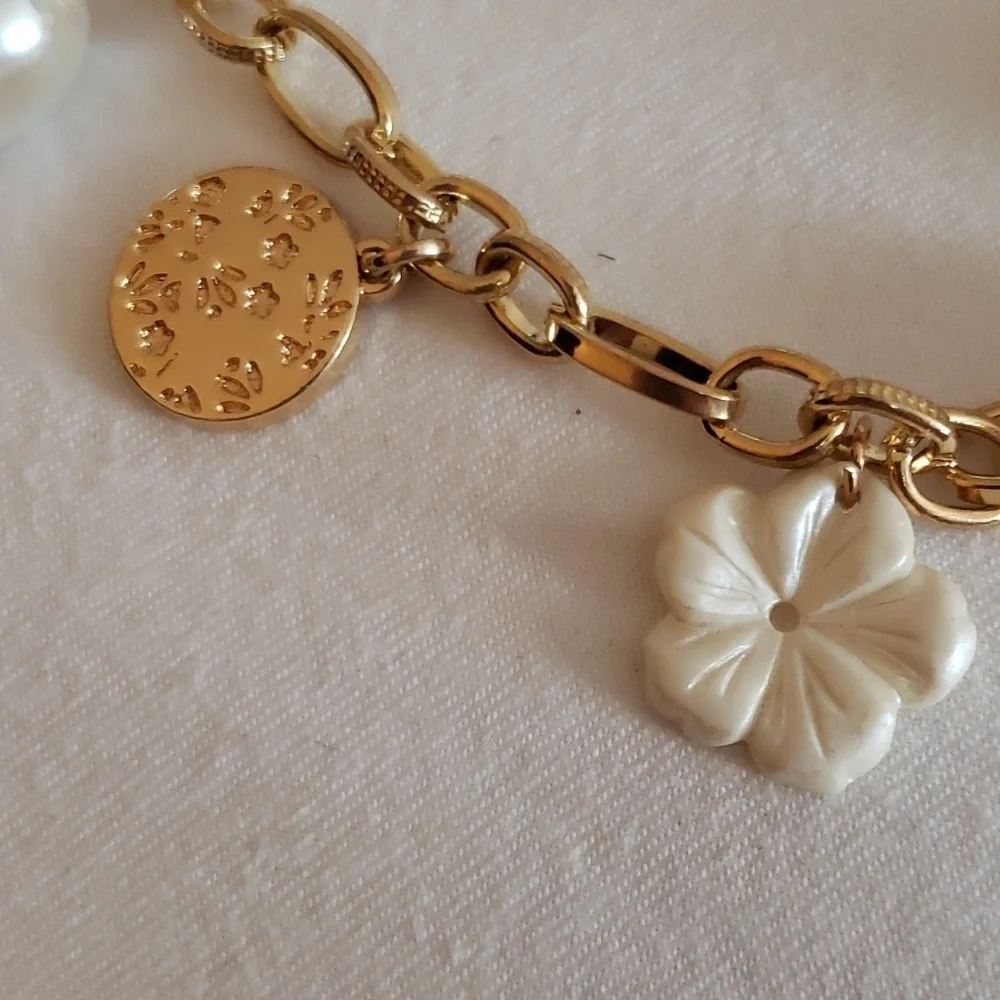 A New Day Necklace w/Red Blown Glass Beads, Floral Disc & Hibiscus Pendant - Picture 3 of 5